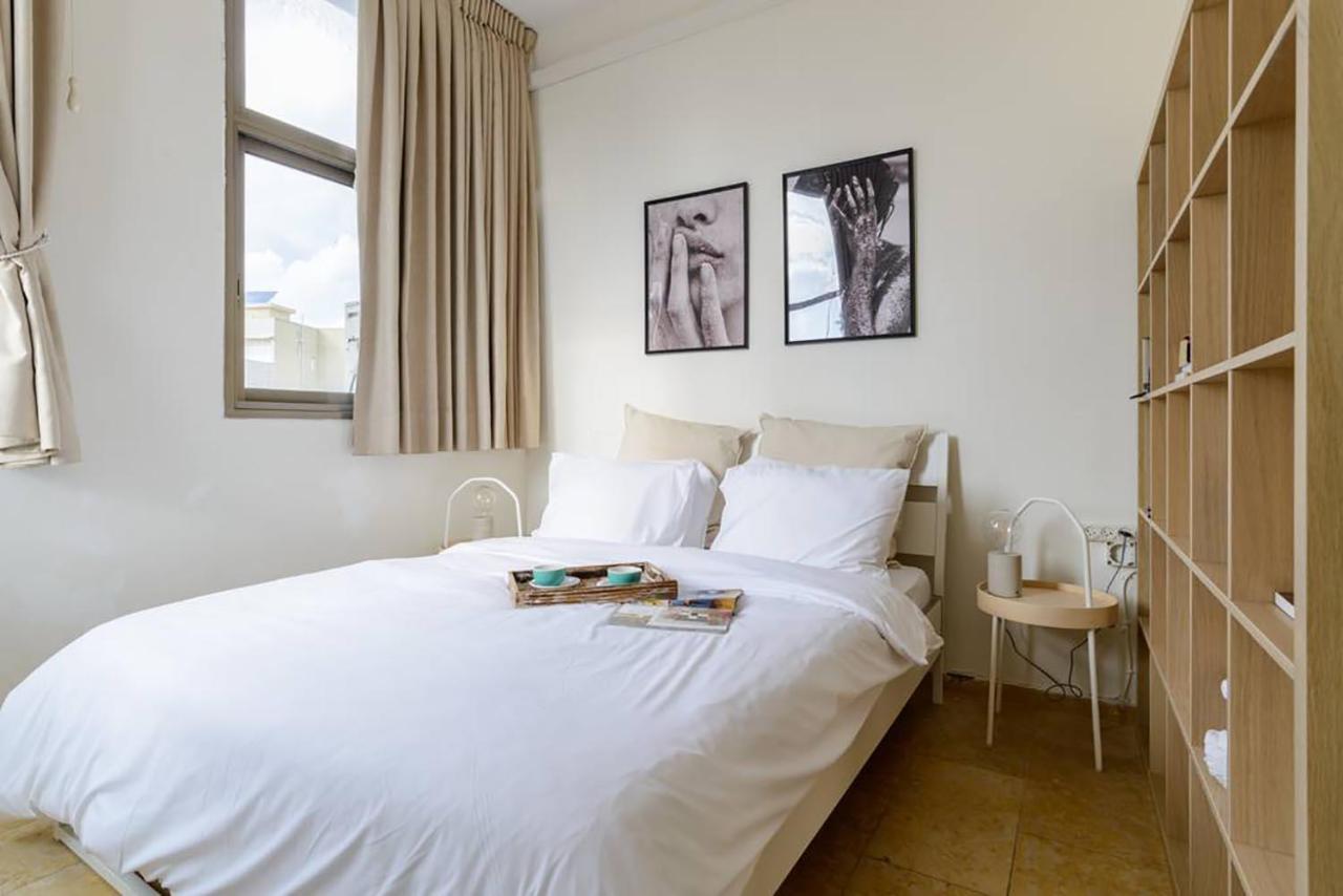 Bright And Spacious Loft By The Sea With Bomb Shelter Tel Aviv Bagian luar foto